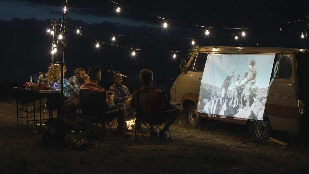 Best Projector Screen for Outdoors in 2021 - Projector Top